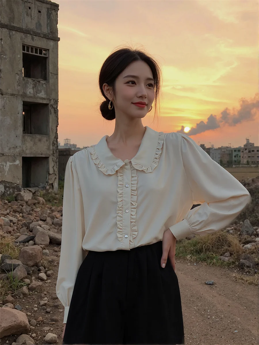 

Plaid Shirts Women Loose Fit Button-down Blouse with Turn-down Collar Long Sleeves and Lightweight Fabric for Streetwear Looks