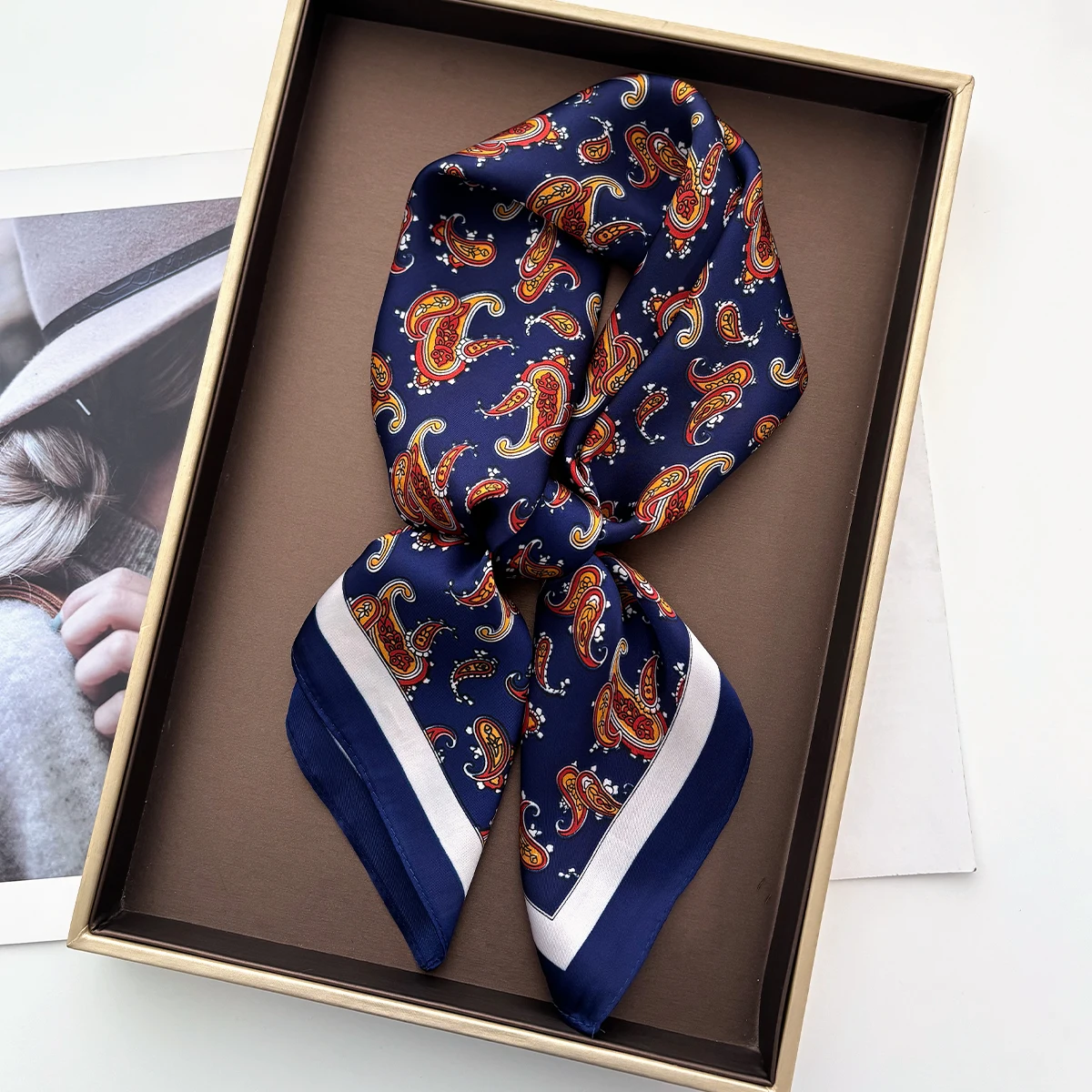 Luxuriöser Paisley-Druck Schal Damen Seidenimitat Halstücher Foulard Bandana Hijab Haarbänder Quadratische Schals Wickeltücher – Detail 16