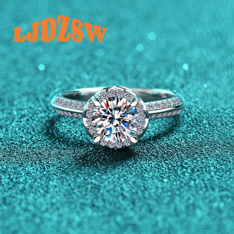 

Brilliant 1ct Moissanite Engagement Ring S925 Sterling Silver Dazzling Round Cut with Halo Setting Luxury Jewelry for Women Gift