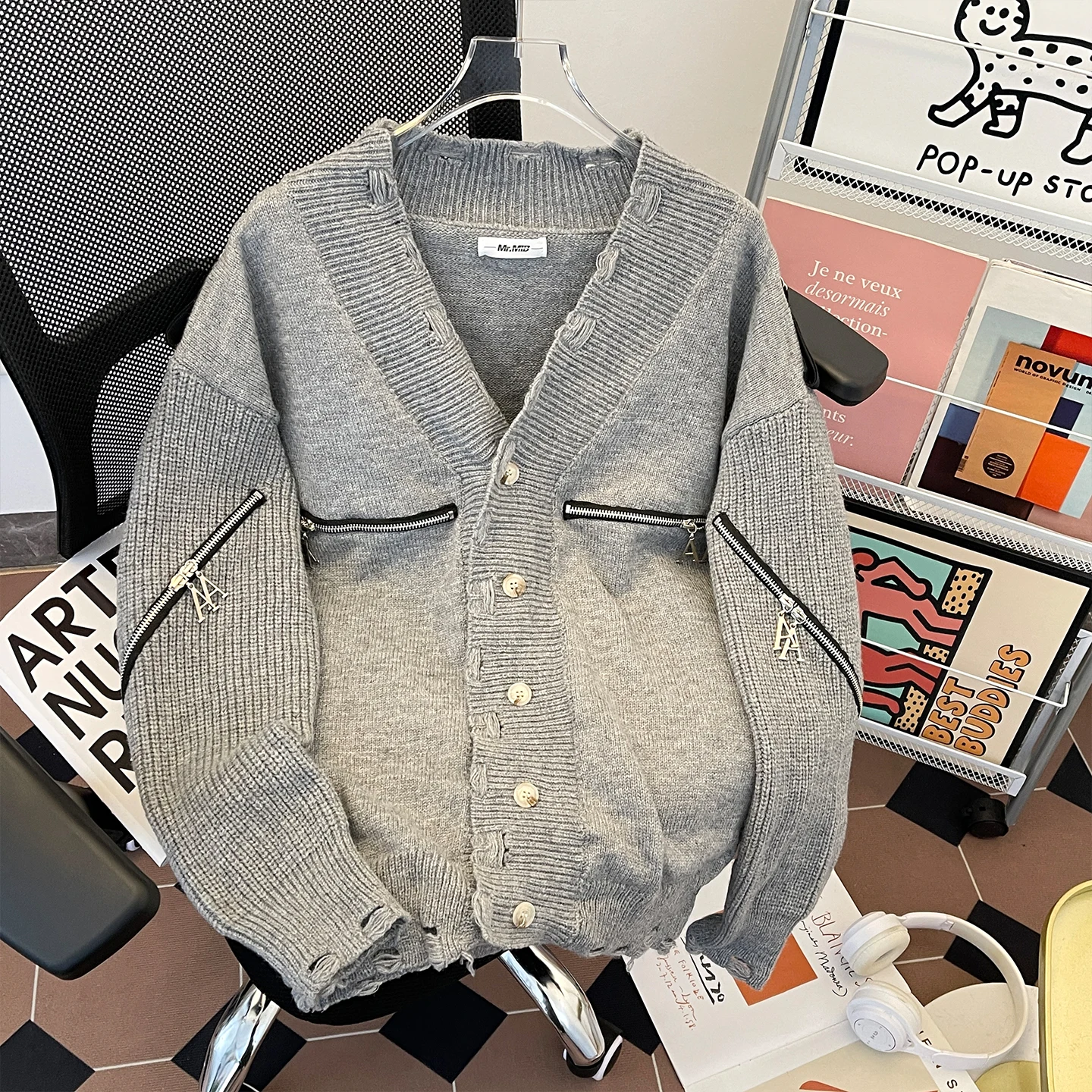 

Мужской вязаный кардиган с V-образным вырезом и молнией, деконструированный дизайн, осенне-зимний, в стиле панк, с перфорацией, нейтральный дизайн