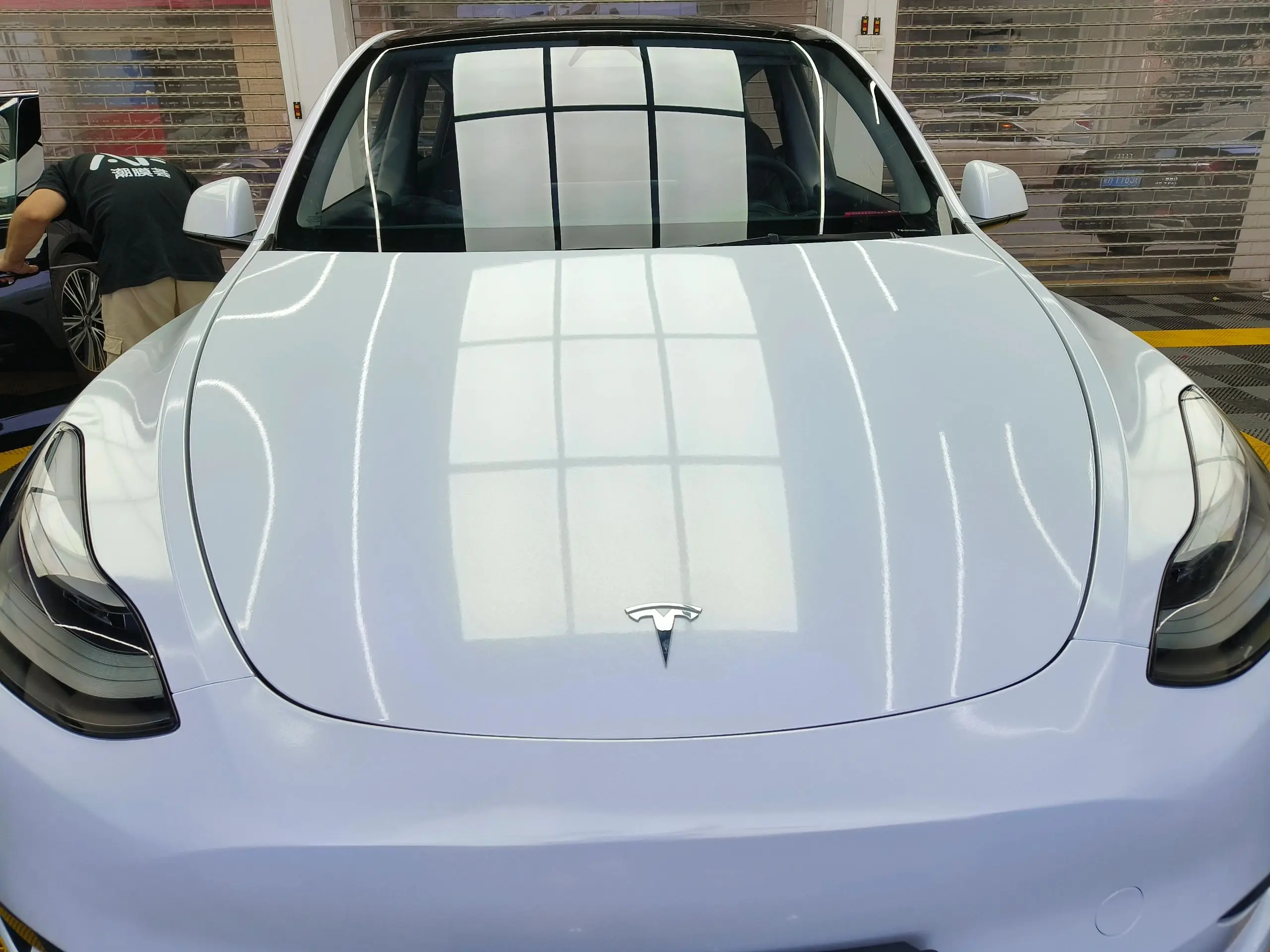 Wholesale High Quality PET Chameleon White Charm Gold Self-adhesive Full Body Wrap Wrapping Vinyl Roll Sticker Film for Car