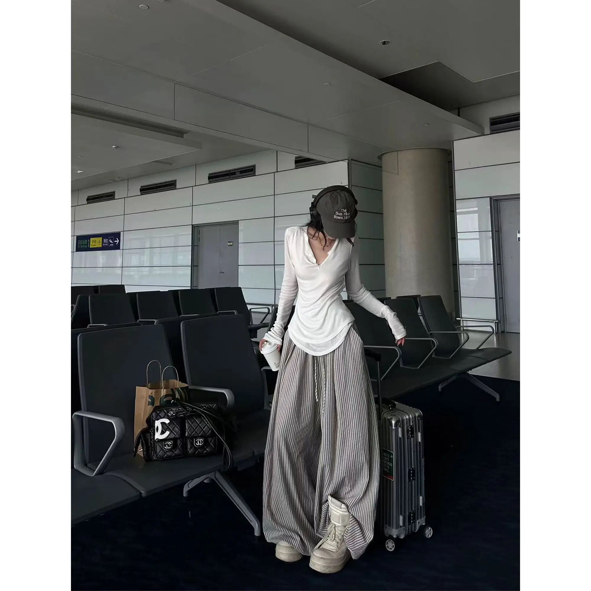 

White Cardigan T-shirt Top+Striped Casual Pants，Women Slim Sexy Korean Fashion Long Sleeve Y2k Comfortable Loose Pants Set