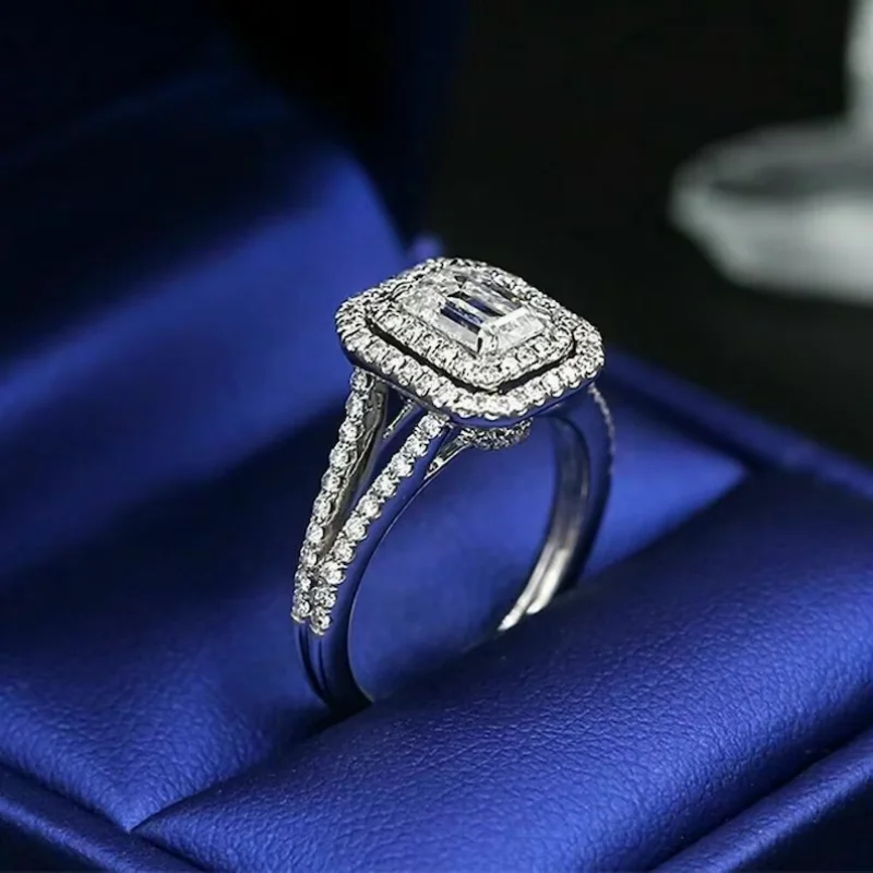 

Женское кольцо из серебра 925 пробы, с изумрудом, 7x9 мм