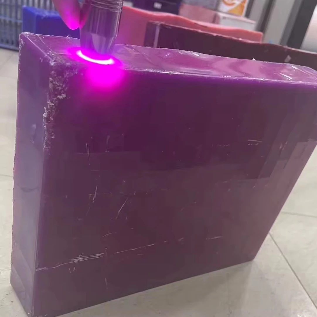 

Агат фуксии, смола, склеенная для формы полупрозрачных драгоценных камней, необработанные полудрагоценные камни, сырье для изготовления ювелирных изделий.