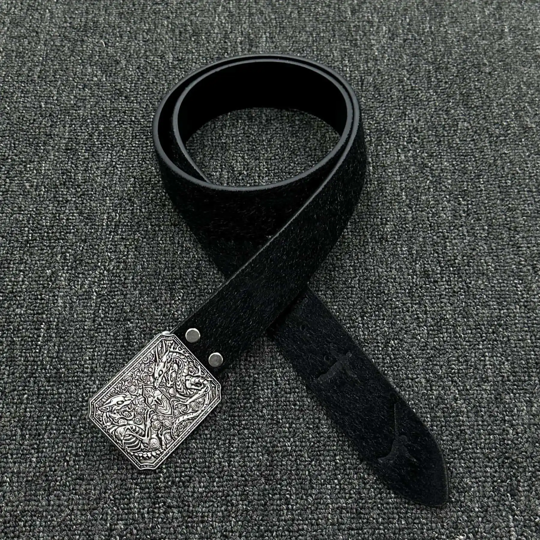 Unisex Black Faux Leather Waist Belt Vintage Embossed Dragon Square Metal Buckle Decorative Trouser Jeans Strap for Men Women