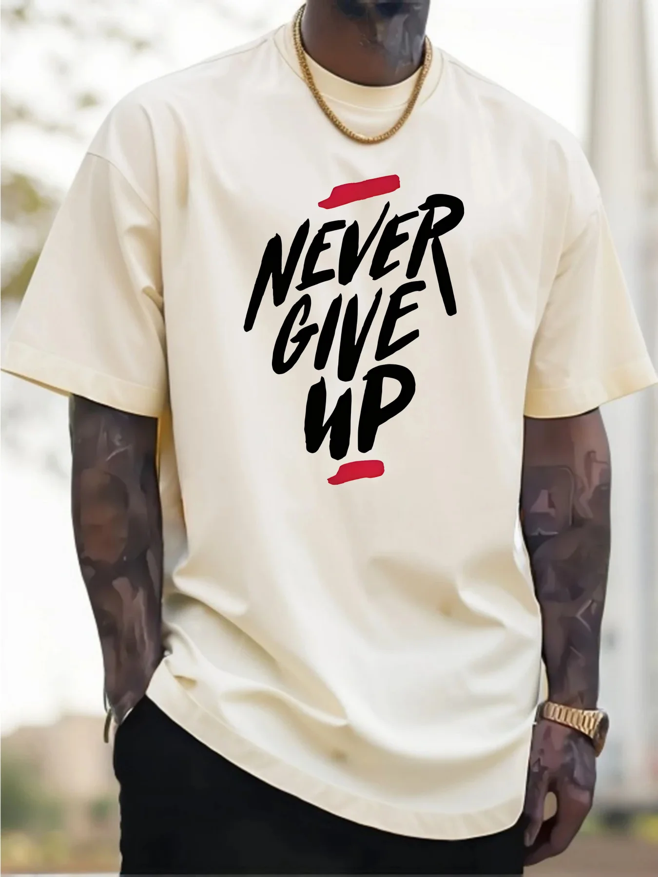 Kaos Pria Kasual Katun Murni Terbaru 2025 Desain Cetak NEVER GIVE UP Pakaian Luar Ruangan Musim Panas Pria