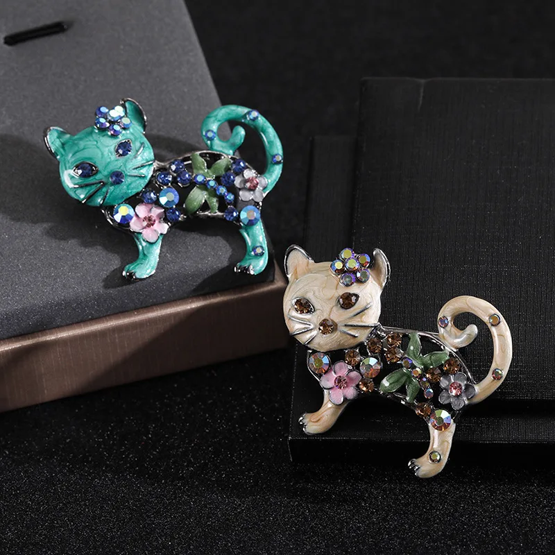 Lovely Enamel Cat Brooches Retro Rhinestone Animal Lapel Pin Suit Coat Scarf Breastpin For Women Casual Office Jewelry Gifts