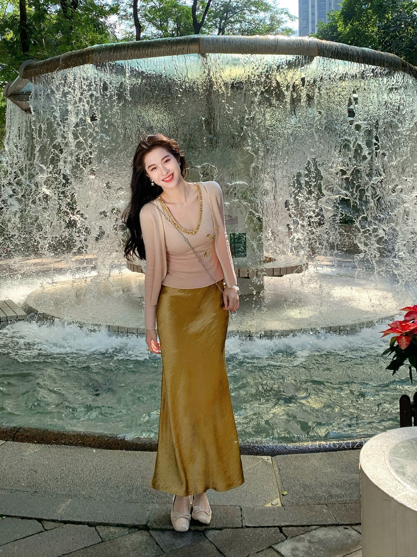 

Gold-Le Embellied Silk Satin Mermaid Skirt High Waist Bodycon Long Skirt for Women Spring Season Casual Wear