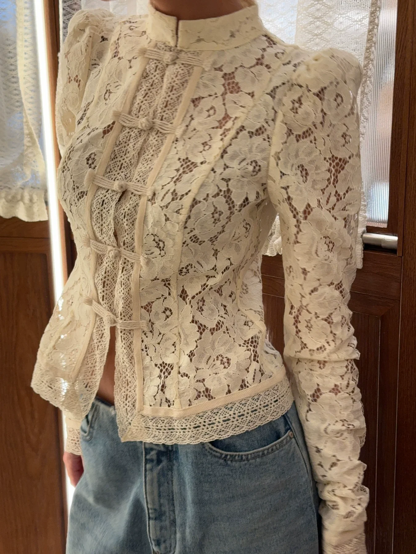 

Элегантные рубашки с пышными рукавами и вышивкой, осенняя сексуальная ажурная кружевная блузка, повседневный топ с воротником-стойкой на талии, винтажные рубашки 2025 г.