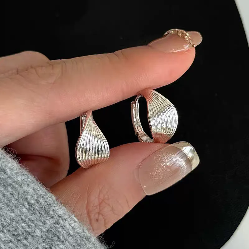 

925 Sterling Silver Geometric Earrings Fashionable Elegant Luxurious for Women High End Design Retro Style Earrings