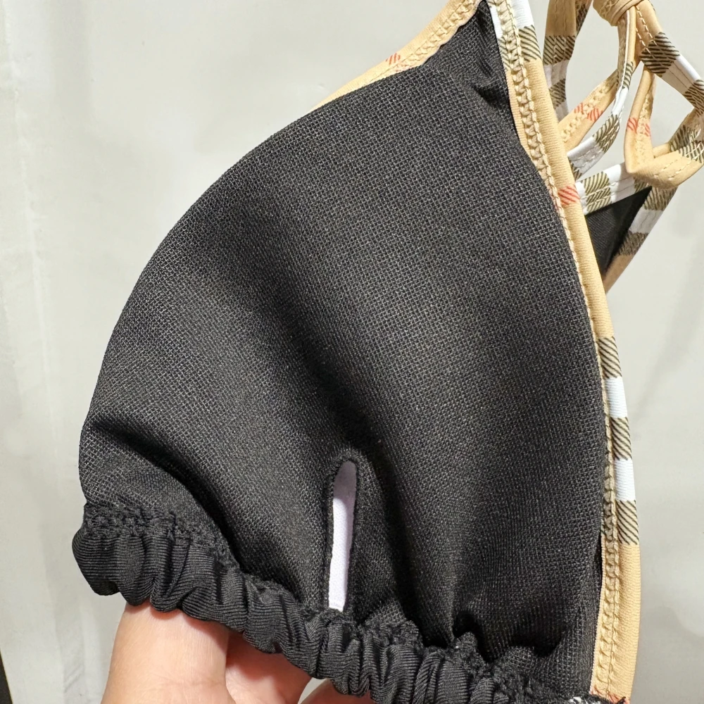 럭셔리 브랜드 디자인 섹시 블랙 프린트 비키니 2피스 세트 여성용 홀터 엘라스틱 끈 비키니 수영복 해변 의류 휴가 비치웨어