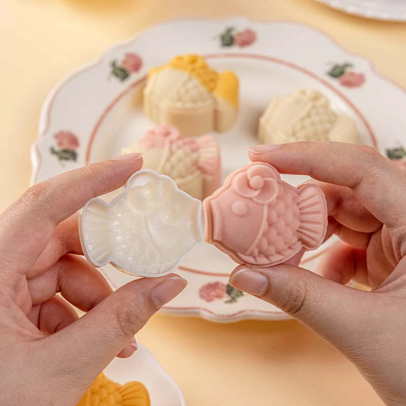 Róża Koi kształt ryby forma do ciastek księżycowych 25g plastikowe ręcznie tłoczone foremki do ciasta z fasoli mung festiwal połowy jesieni DIY