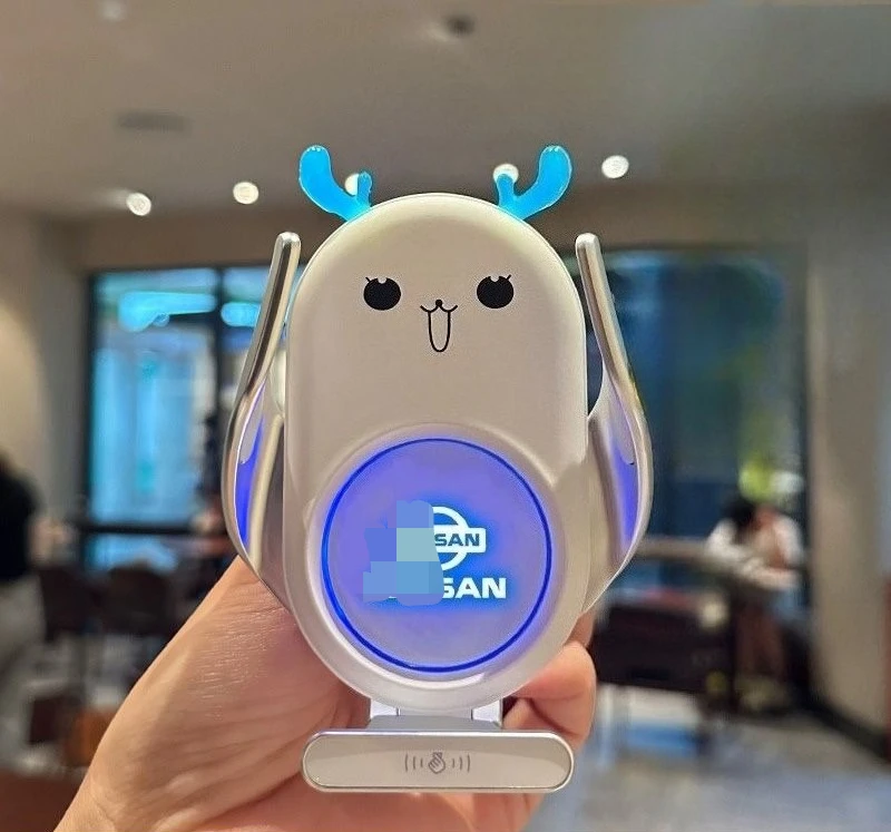 Suitable for Nissan Xinxuanyi Qijun Teana Loulan Blue Bird Tiida Jinke Tiida Tuda Car Mobile Phone Holder