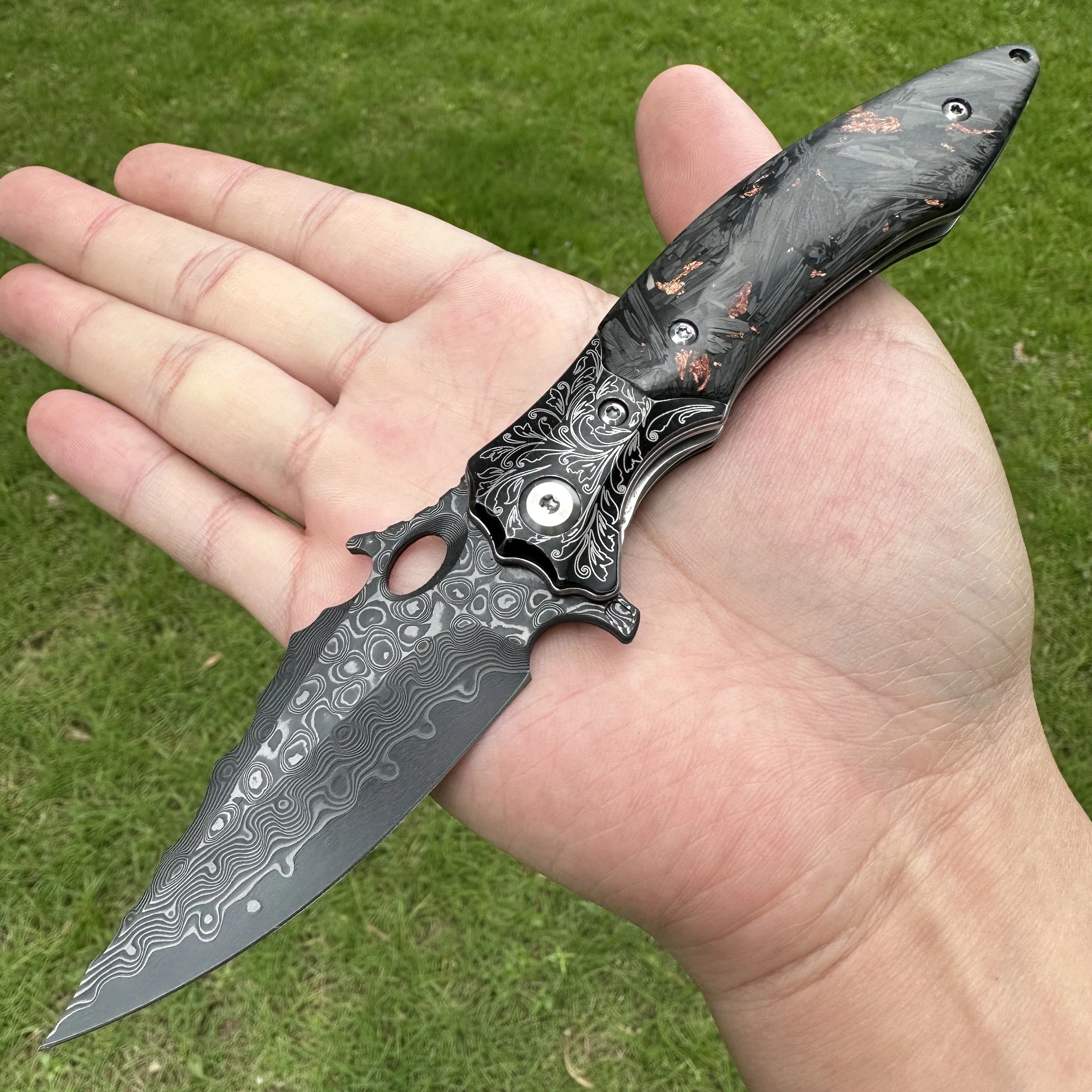 Topwell ماستر اليدوية سكين للفرد دمشق Vg10 شفرة طلاء التيتانيوم الأسود النحاس ألياف الكربون مقبض افتتاح سلس EDC