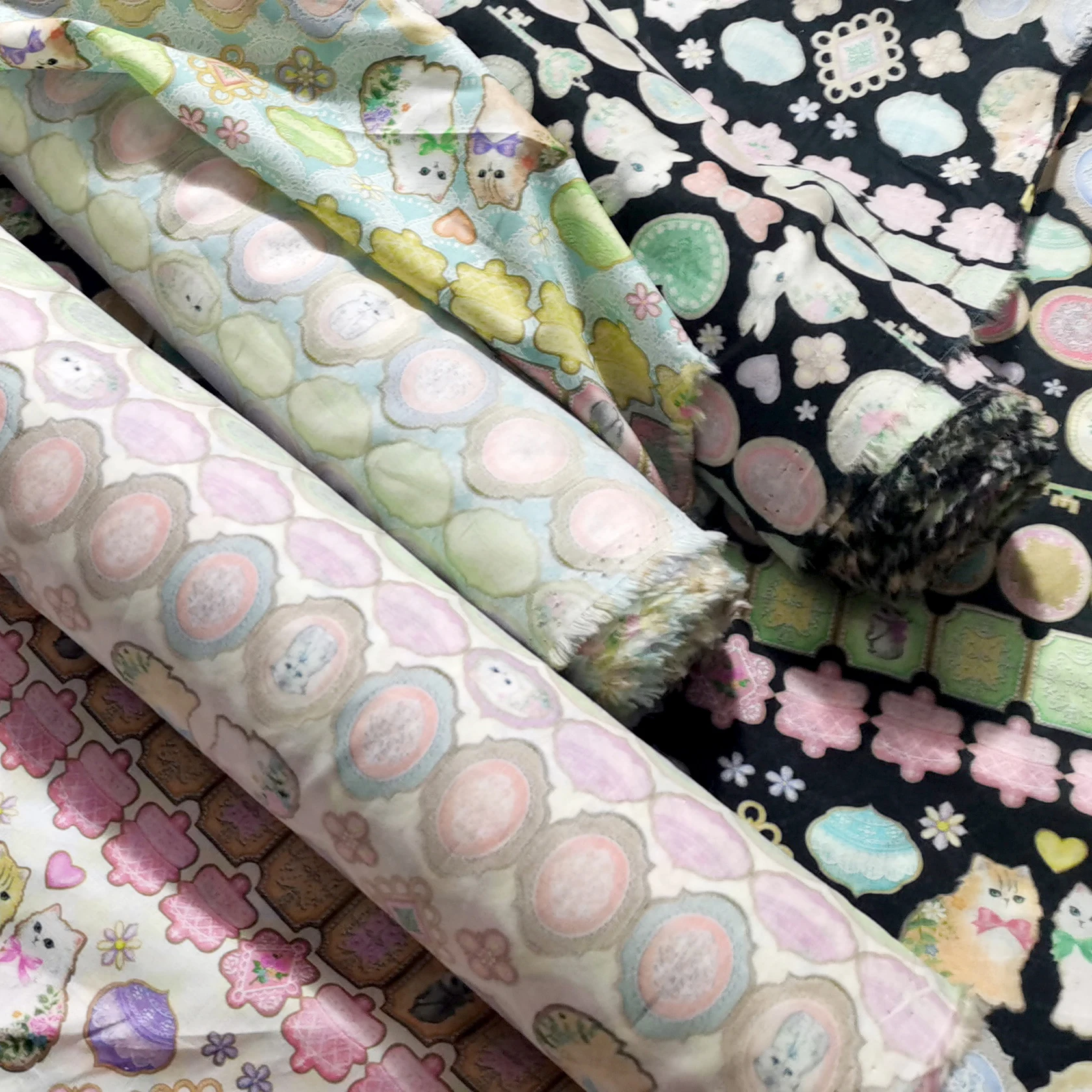 

100% Cotton Printed Poplin Fabric,Light Breathable Combed Cotton Cloth for DIY Sewing Clothing Material Home Textile