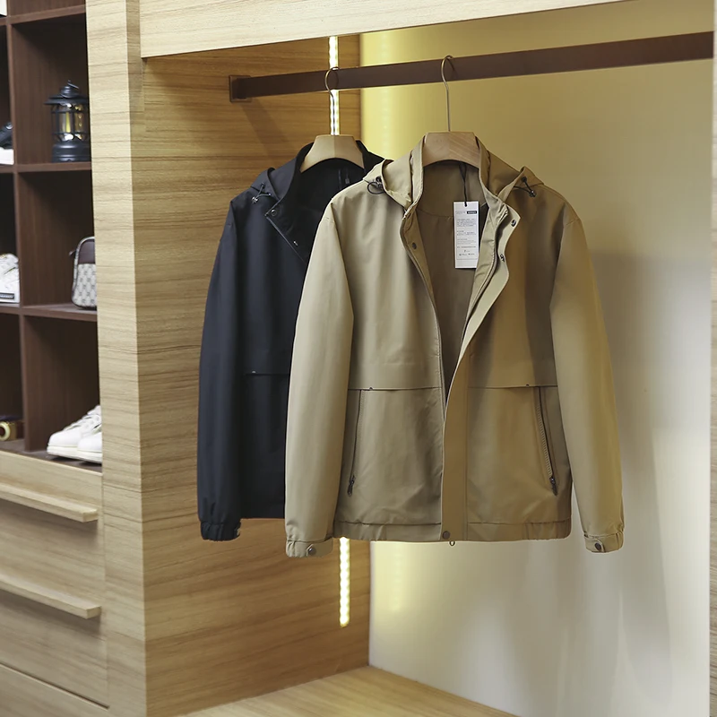 

Высококачественная мужская куртка с капюшоном для активного отдыха, ветрозащитная, водоотталкивающая, модная, длинная, из 100% полиэфирного волокна, приталенного кроя.