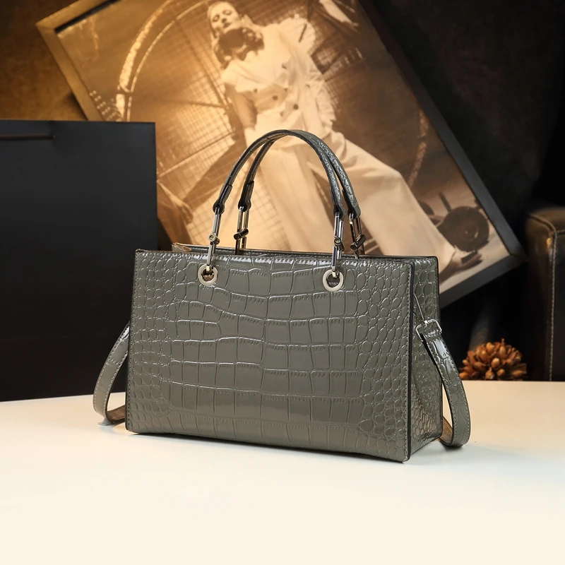 Large Capacity Genuine Leather Women\'s Bag 2024 New Dinner Shoulder Bag for Middle aged Mom with Crocodile Pattern Crossbody Han