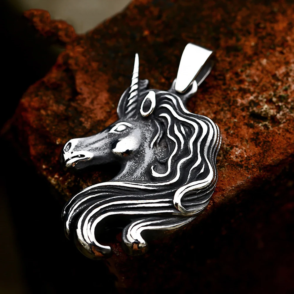 Vintage Stainless Steel War Horse Rainbow Horse Pendant Necklace For Men Punk Biker Animal Necklaces Charm Jewelry Dropshipping