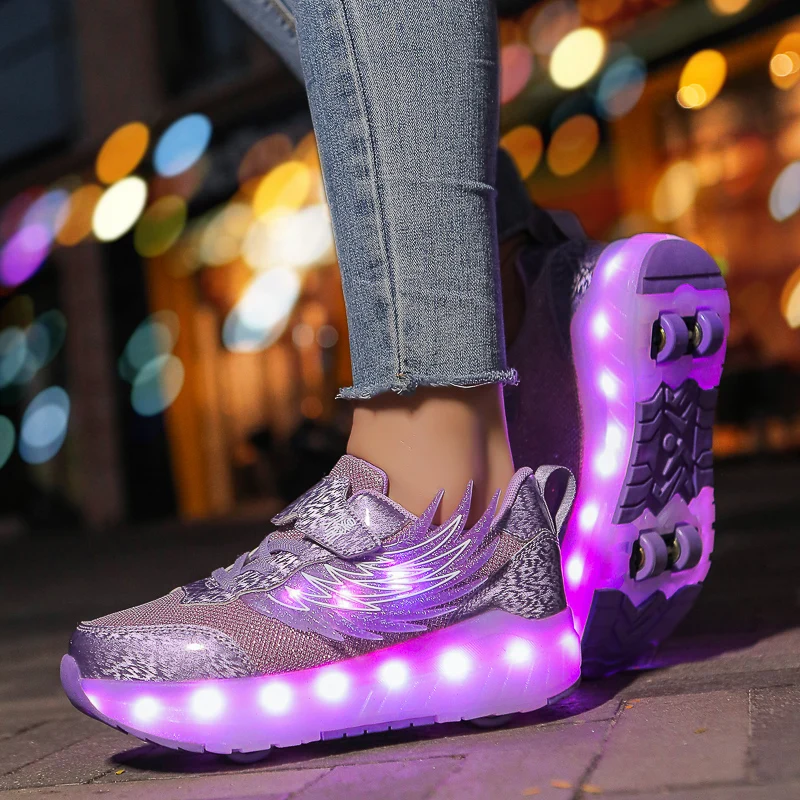 أحذية جري مضيئة جديدة للفتيات أحذية دوارة بأربع عجلات أحذية خفيفة LED قابلة للتنفس للطلاب وأحذية رياضية للأطفال