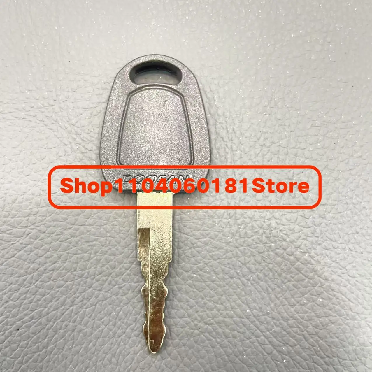 

1 PCS F900 Key fits For Deawoo Doosan Bobcat Terex Fit E80 Excavator Heavy Equipment Ignition Start Switch Door Lock