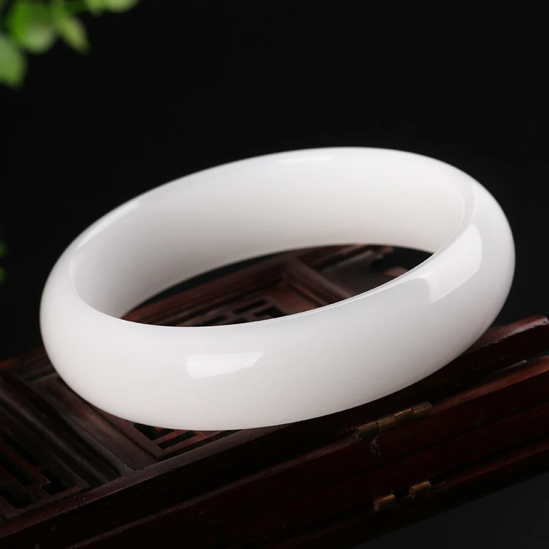 Quartzite Jade Bracelet for Women's White Jade Bracelet Water Moisturizing White Transparent Flat Band Handicraft Birthday Gift