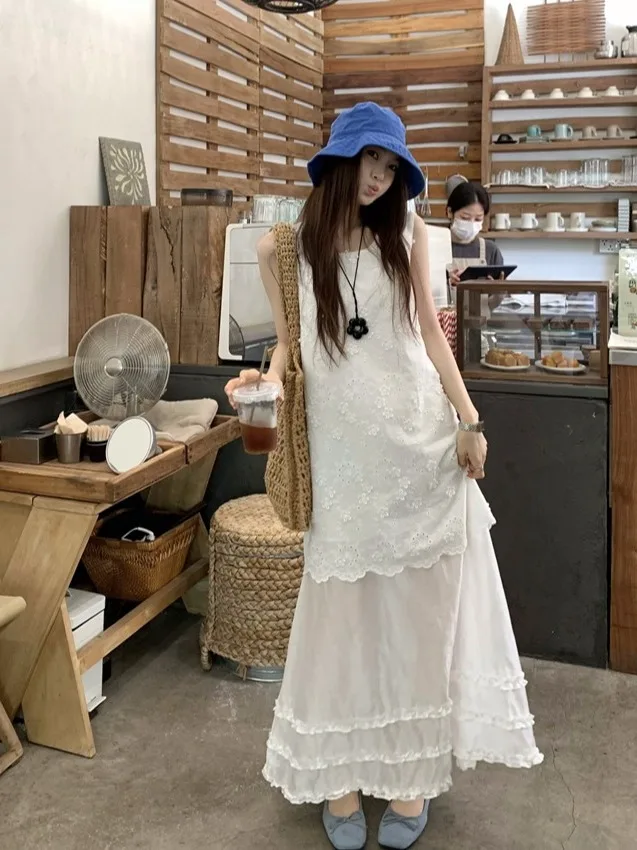 Été belle brodée florale asymétrique Svel Dr coréen Sle vêtements pour femmes t-shirt couture dimensionnelle D...