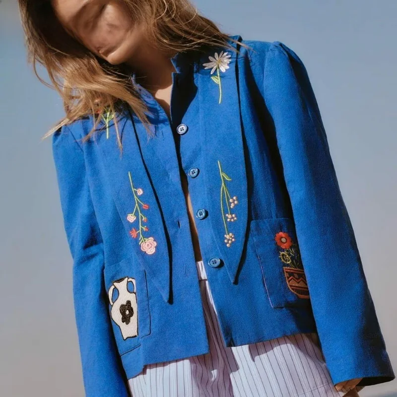 

Autumn 2025 Women's Embroidered Casual Long Sve Stand Collar ket Floral Decorated ort Outerwear Faion Trend