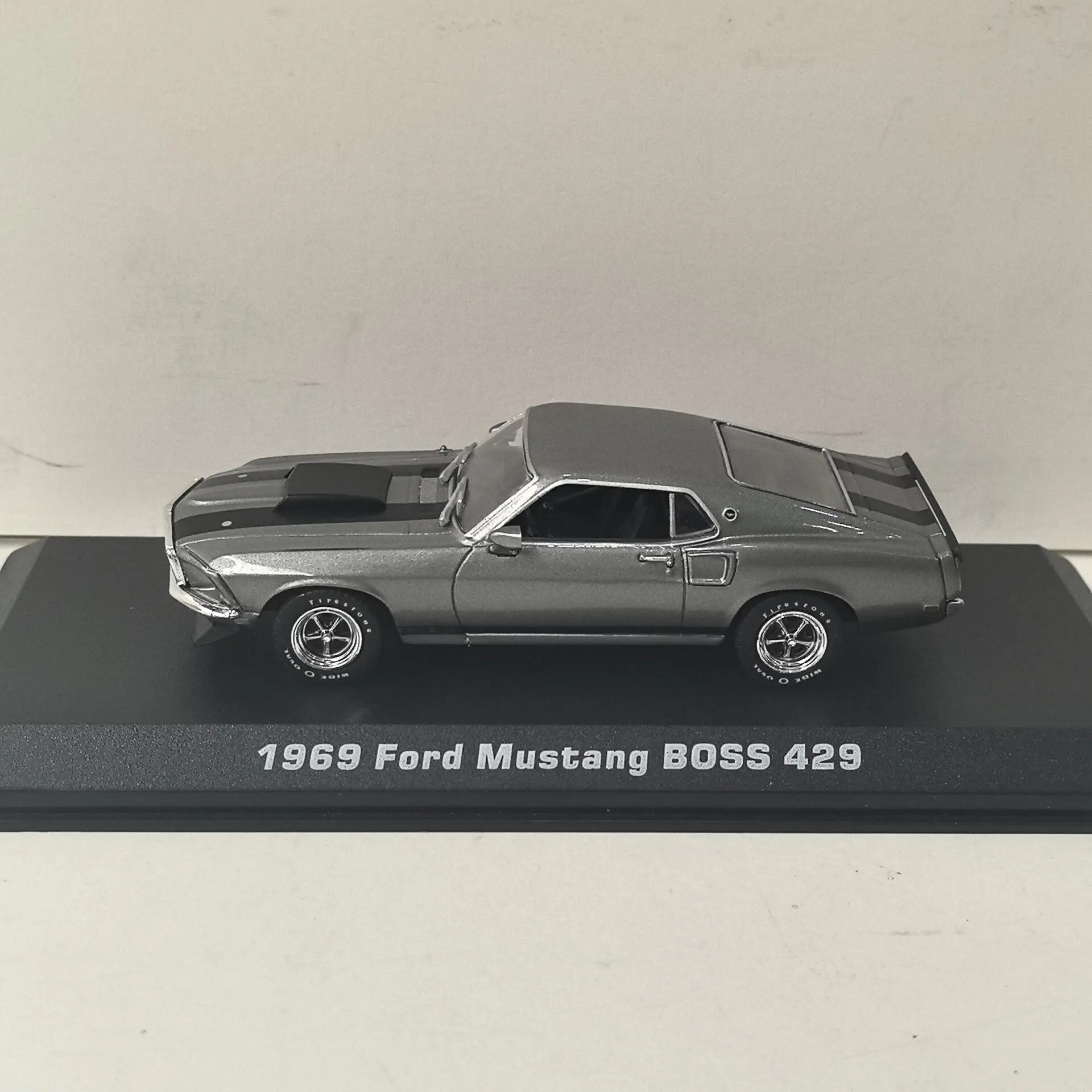 Box Cracking Paint Surface Defects Diecast Green Light 1/43 Scale 1969 FORD Mustang BOSS 429 Alloy Car Model