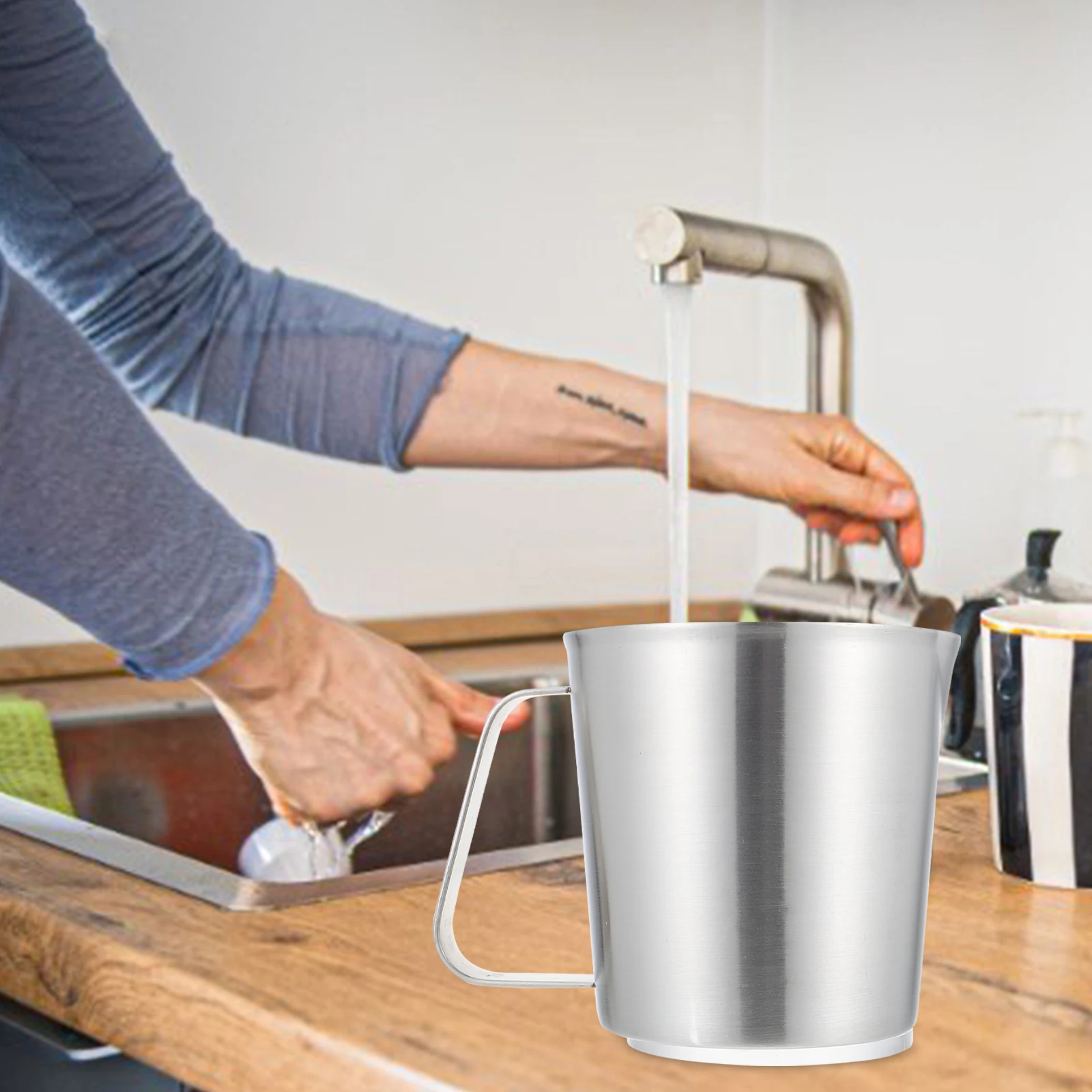 

Stainless Steel Milk Tea Frothing Pitcher with Scale Espresso Steaming Cup for Latte Art Cappuccino Coffee Yogurt Juice