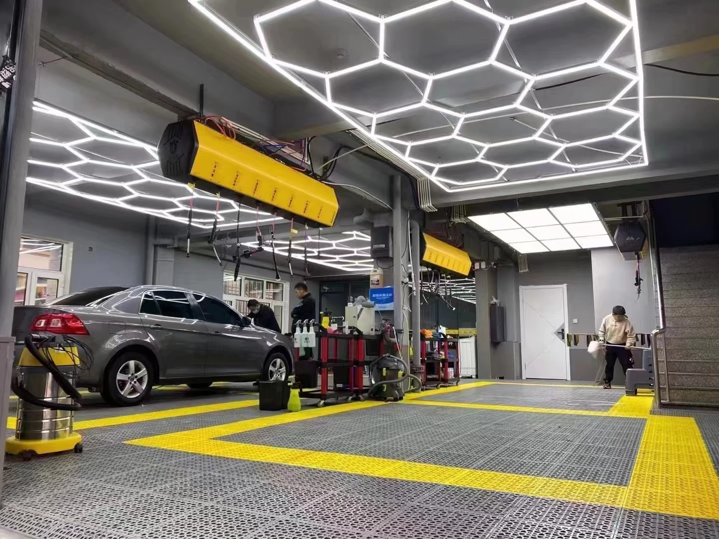 

Подвесная светодиодная панель Hexagon с 1 светильником для детейлинга автомобилей, потолочная, диммируемая, RGB, холодный белый свет, для отелей, питание от сети переменного тока, 5,7м x 5,7м