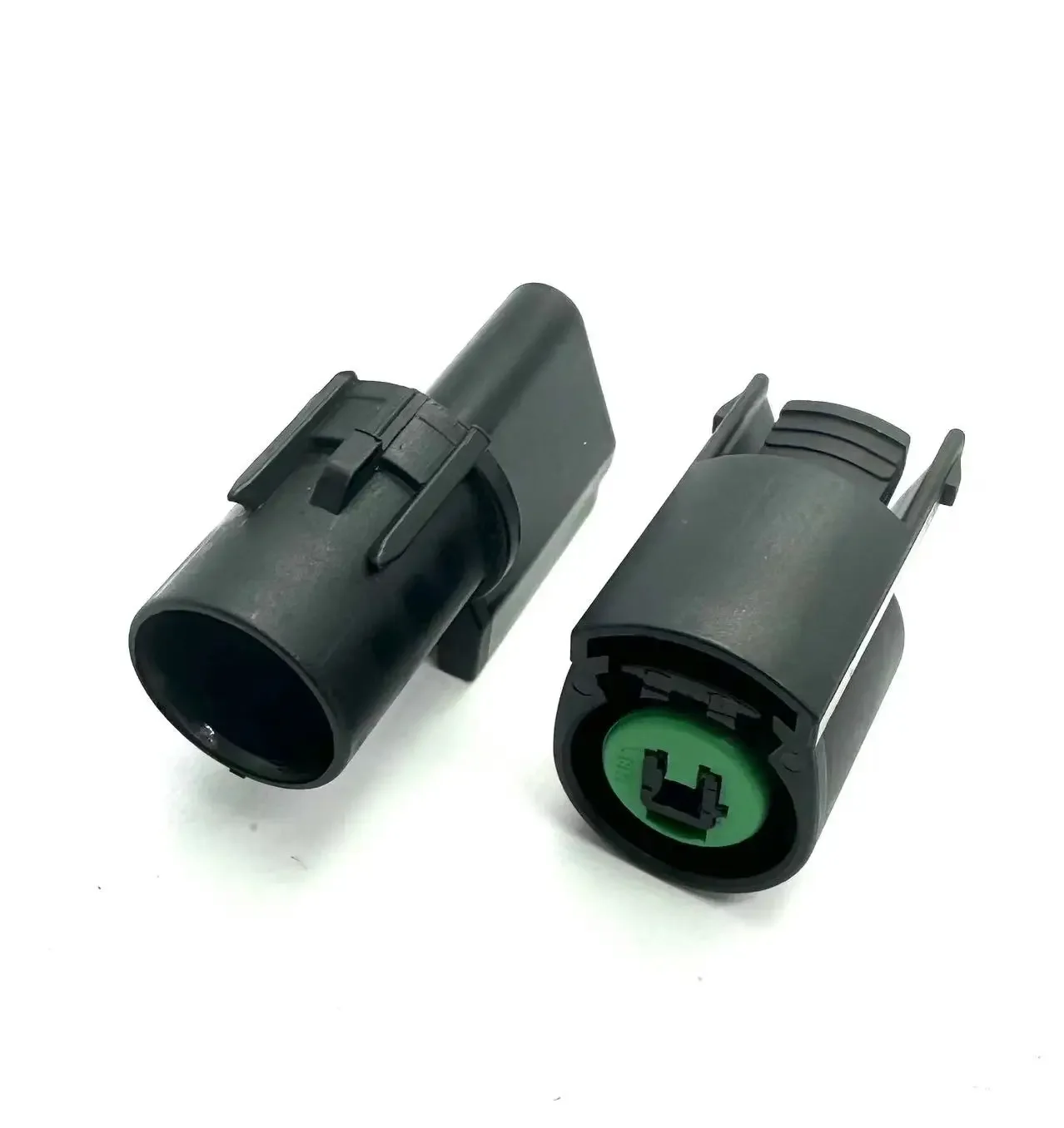 XG7013-2.2-21/11Suitable for Wuling Baojun 560630730510610 air-conditioning compressorair-conditioning pump line plug