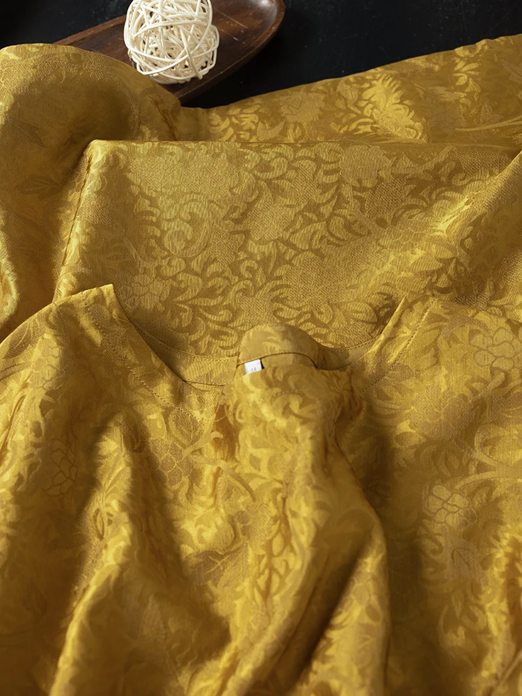 2025年レディースファッション夏新作100%天然桑絹ソングブロケードゴールドレトロベルトデザインラウンドネック半袖ワンピース