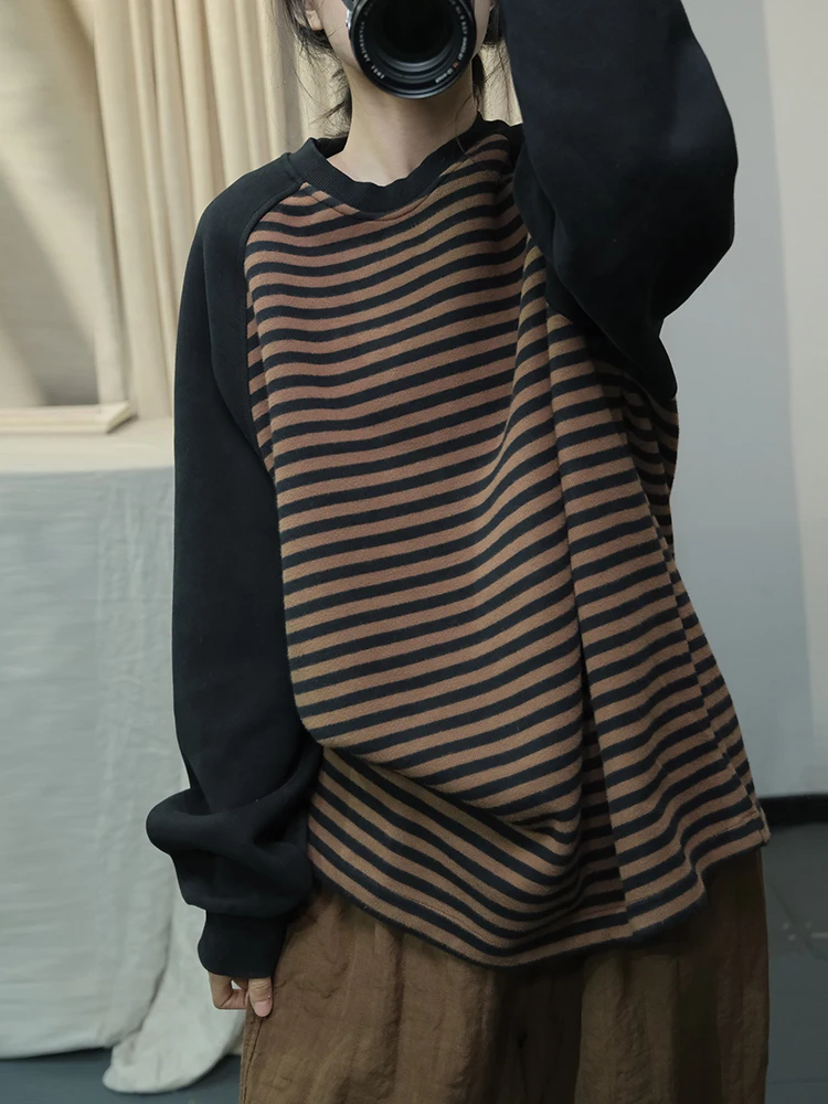 Bluza z kapturem na jesień i zimę, ocieplana polarem, oversize, z odkrytymi ramionami, w paski, koreańska moda, artystyczna, oryginalna, duże rozmiary.