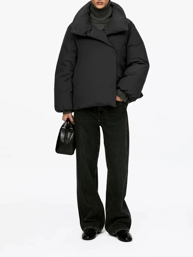 

New European-style women's fashion jacket: stylish, versatile, with a stand-up collar and button closure, made of cotton.