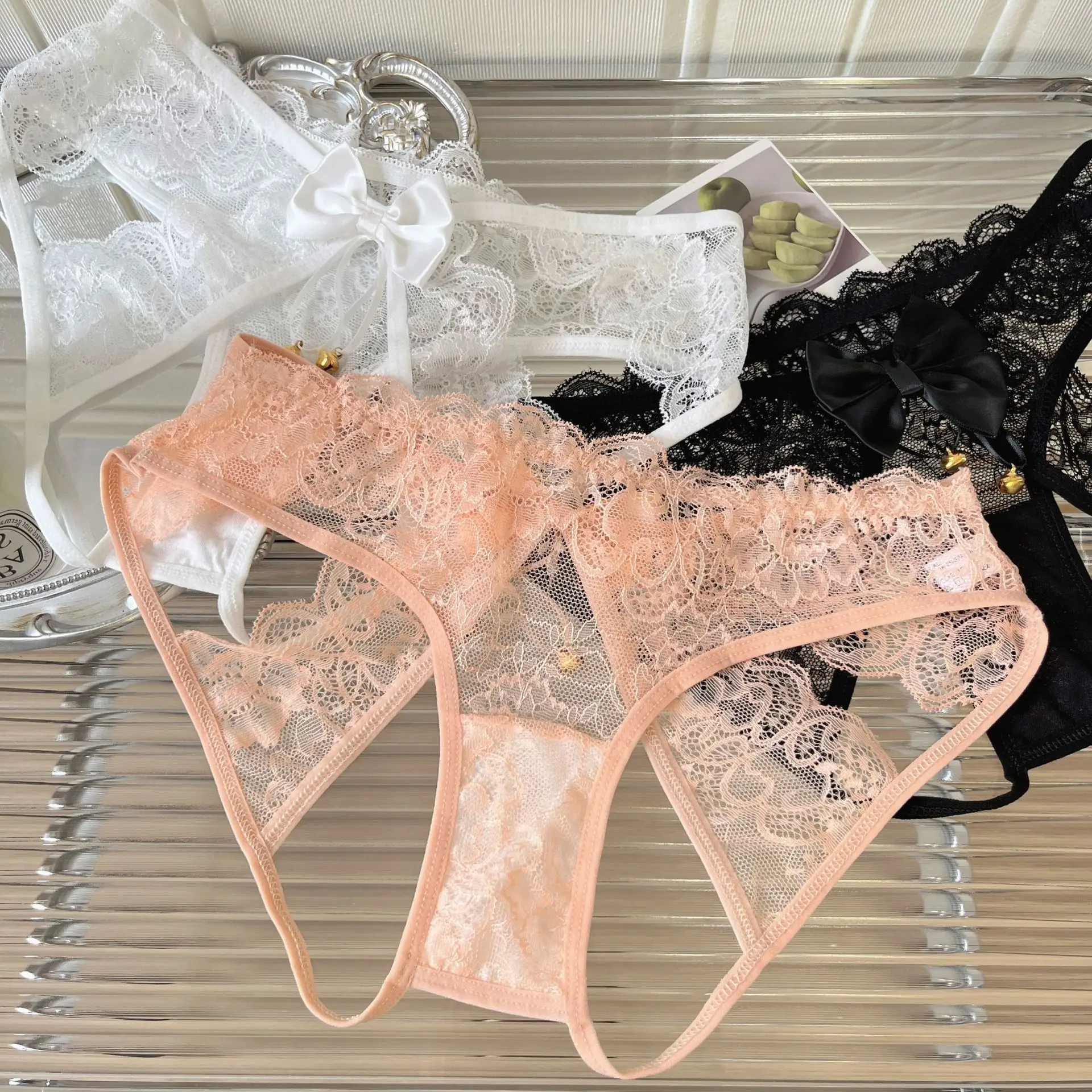 

Женское нижнее белье с низкой талией, сексуальное кружевное нижнее белье с разрезом, высокая эластичность, открывающаяся промежность, с бантом и романтической атмосферой