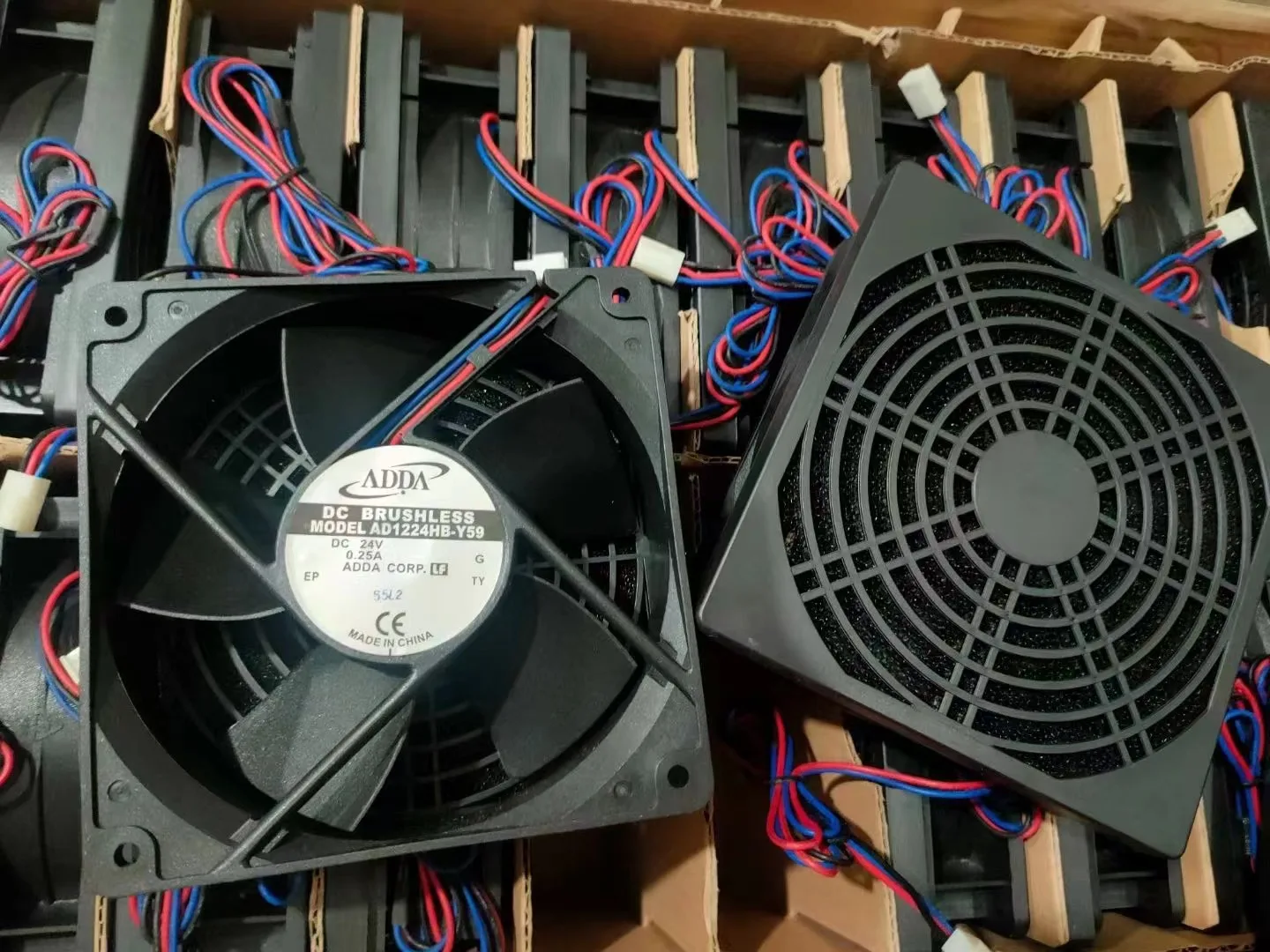 

ADDA AD1224HB-Y59 DC 24V 0.25A 120x120x38mm 3-Wire Server Cooling Fan