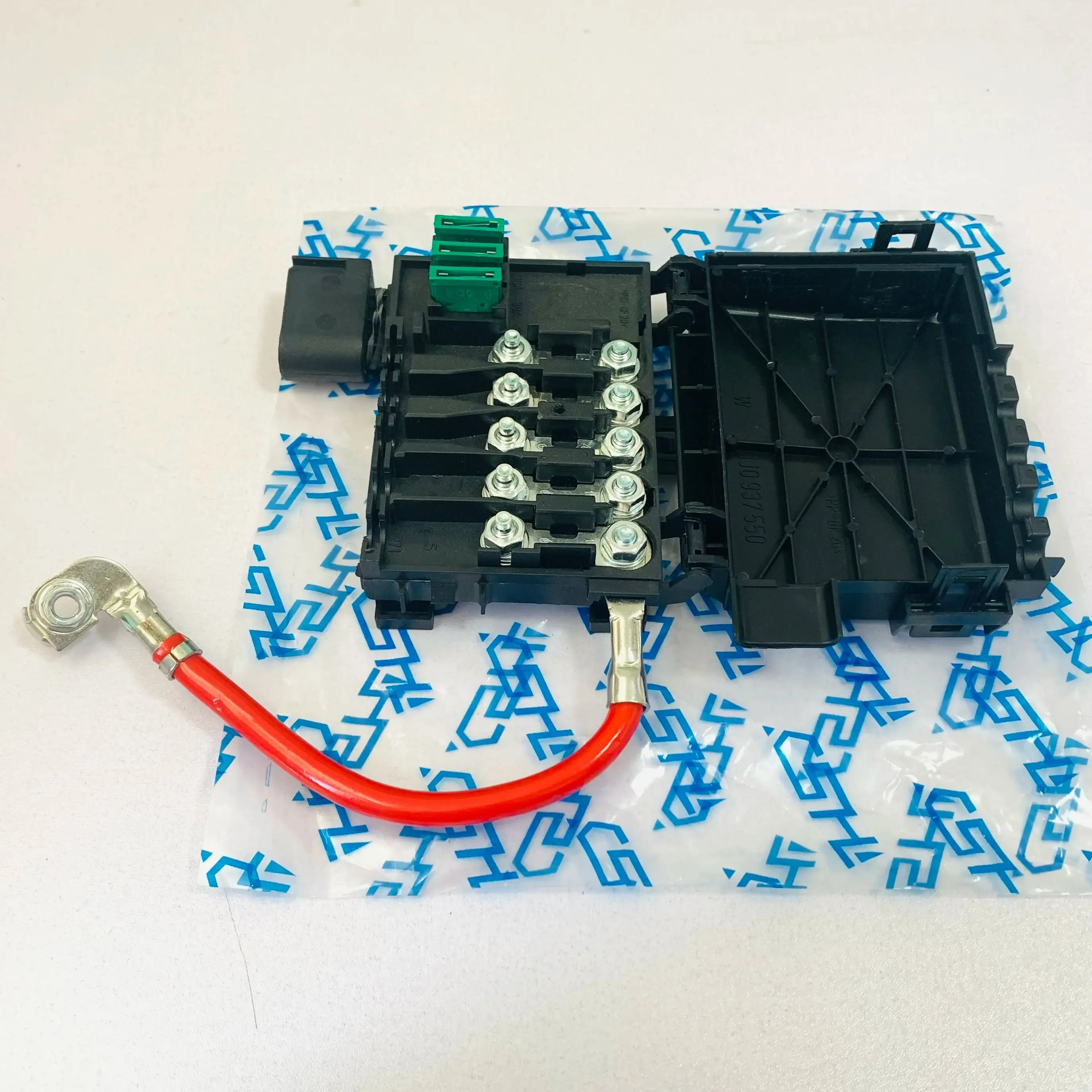 

OEM 1J0937550A Fuse Box Battery Terminal for VW Beetle Golf City Jetta Bora MK4 for Audi A3 S3 Seat Toledo Skoda Octavia