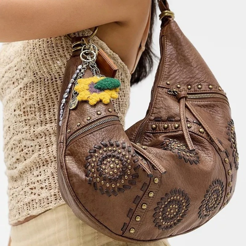

Европейско-американская сумка через плечо в форме полумесяца с заклепками и бахромой, в богемном стиле, сумка-пельмень, женская ретро-сумка на подмышку