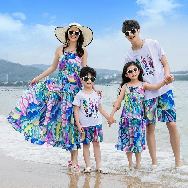 2024 Dad Son T-shirt+Shorts Seaside Couple Clothes Family Matching Outfit Beach Mum Daughter Bohemian Foloral Dresses Summer