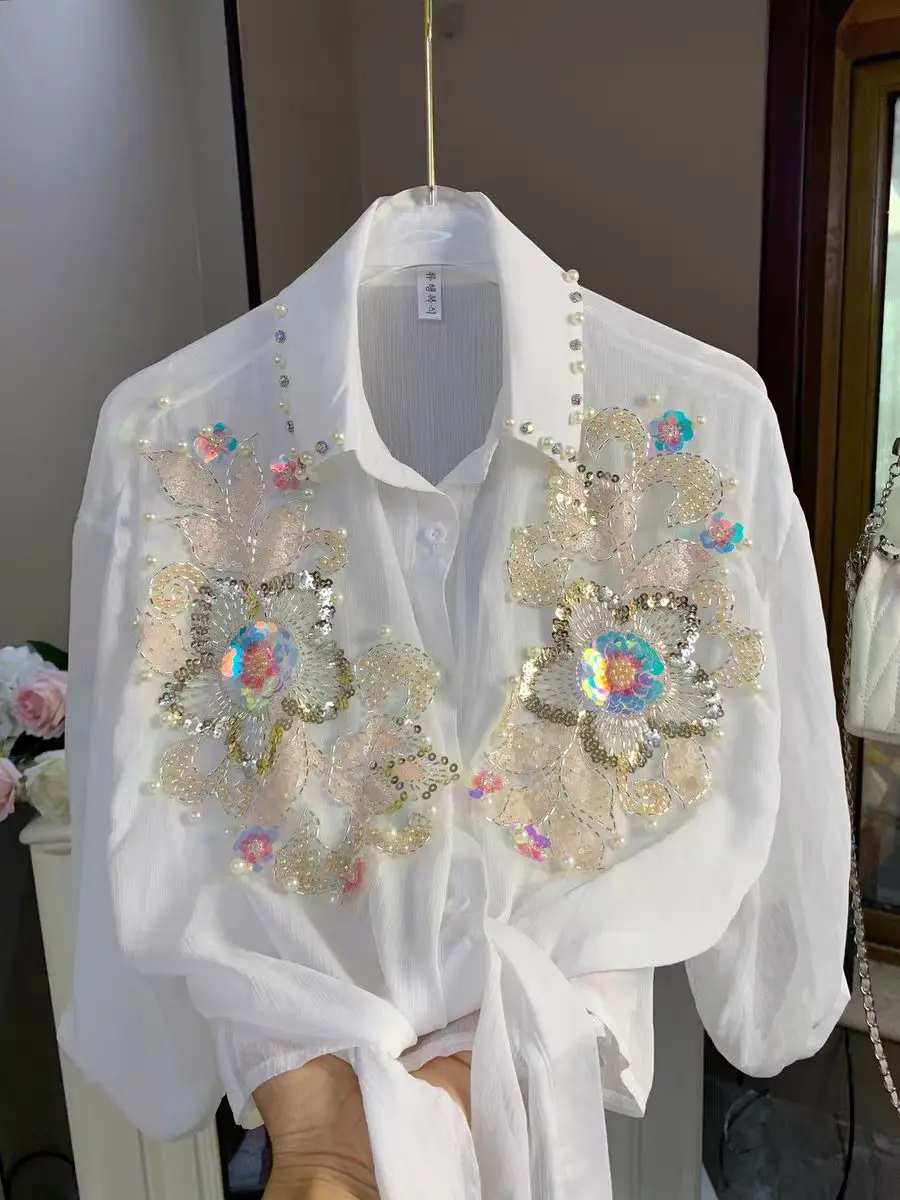 Blusas Femininas Brancas Chiques com Brilho de Diamantes Estilo High Street para Proteção Solar, Top Cropped Primavera Verão 2026