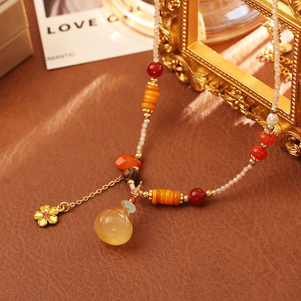 Persimmon Good Luck Pendant Red Agate Natural Pearl Shell Beaded Necklace New Chinese Festive Clavicle Chain For Women