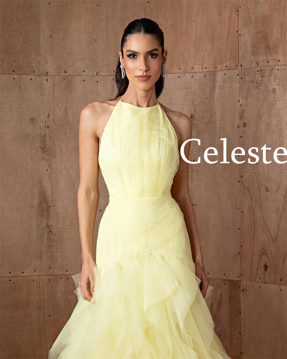 

Customized Fashion Yellow Tulle Evening Dresses Elegant Halter Sleeveless Homecoming Dresses High Quality Vestido De Festa