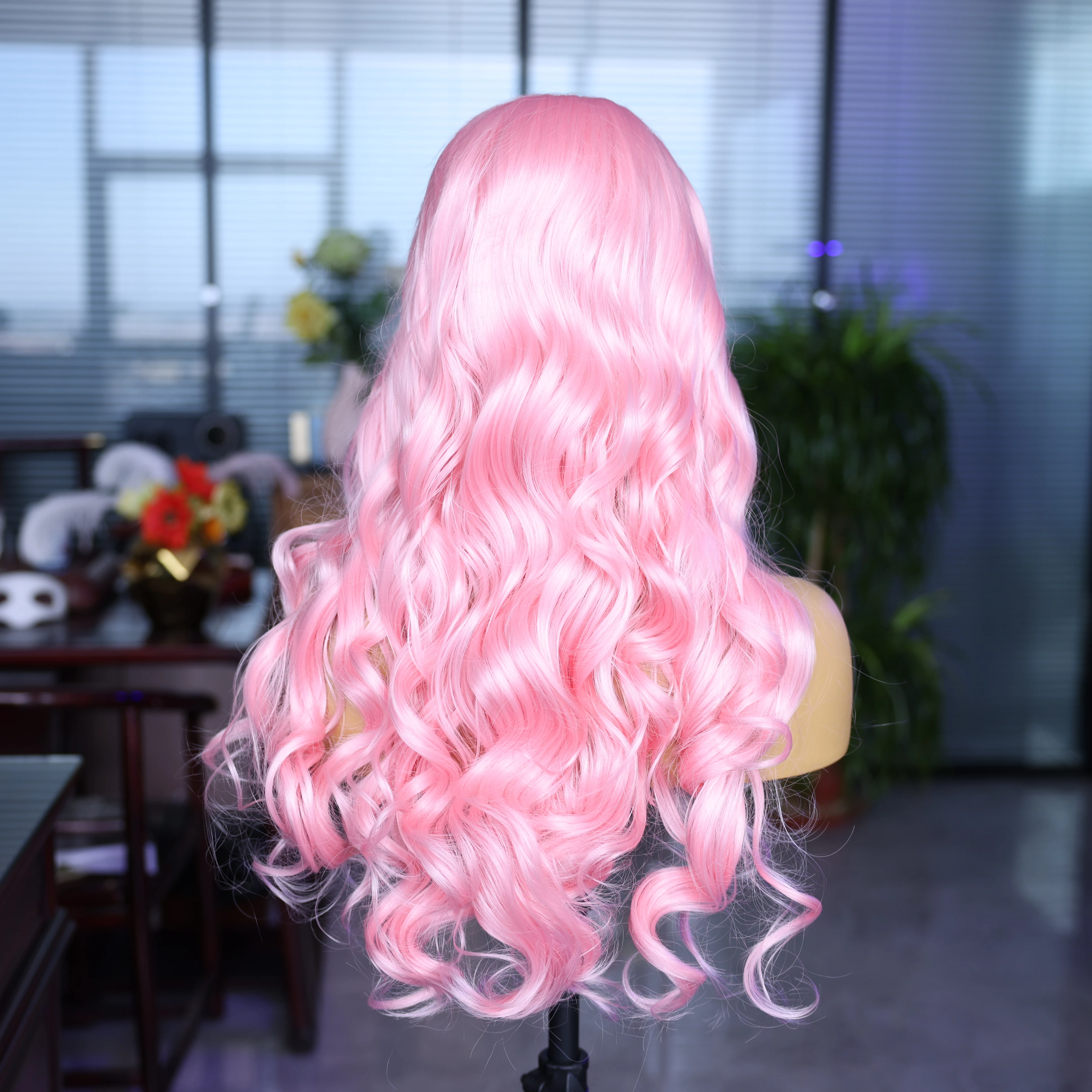 Rosa longo laço sintético frente peruca feminina cosplay data viagem onda peruca dianteira do laço malha boné confortável linha de cabelo natural