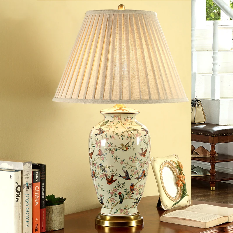 Vintage Country Ceramic Table Lamp Flower and Bird Ceramic Bedside Bedroom Study Hotel American Retro Creative Table Lamp