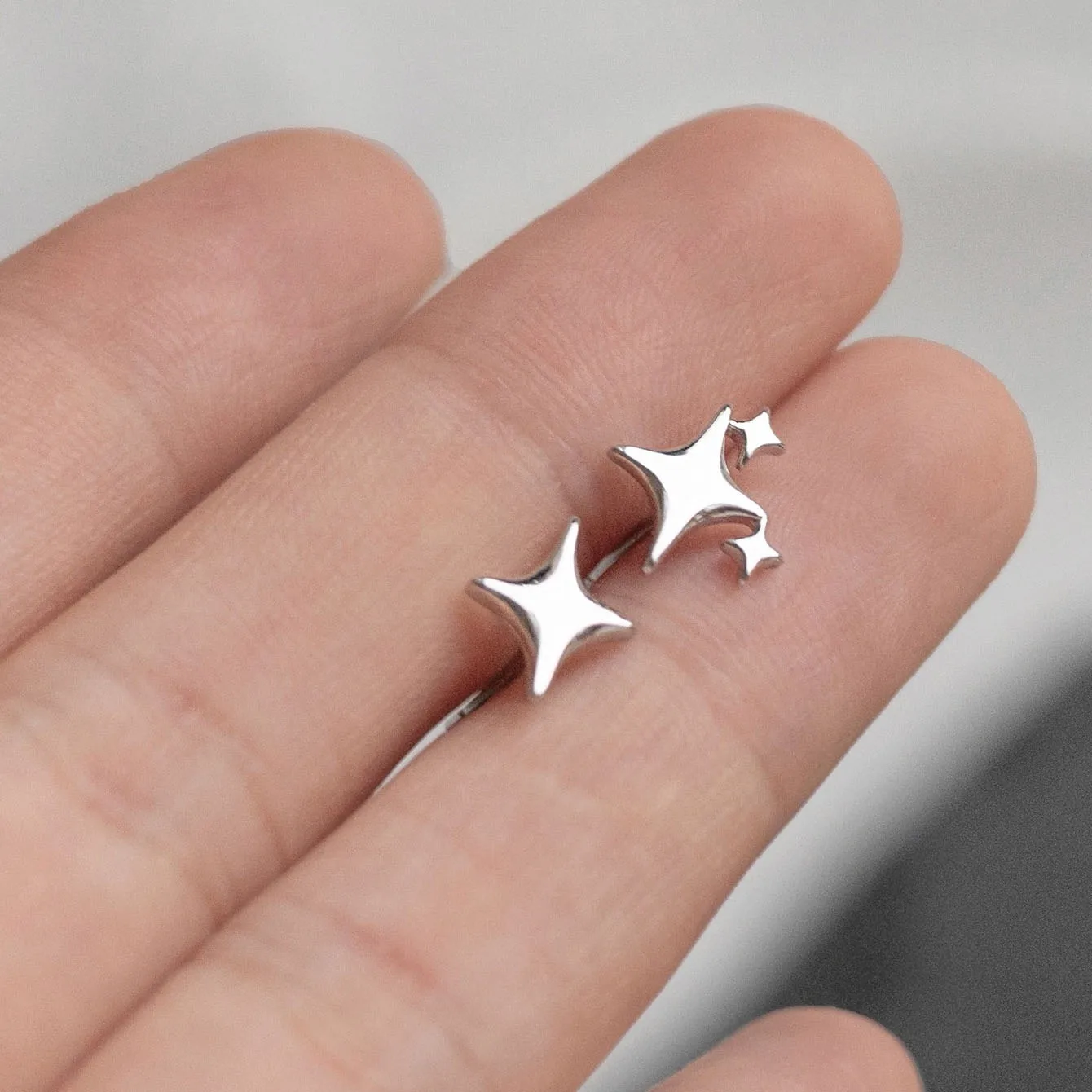 Asymmetric Silver Four Point Star Stud Earrings Simple Punk Hip Hop Earring Jewelry for Men and Women Fashion Gifts