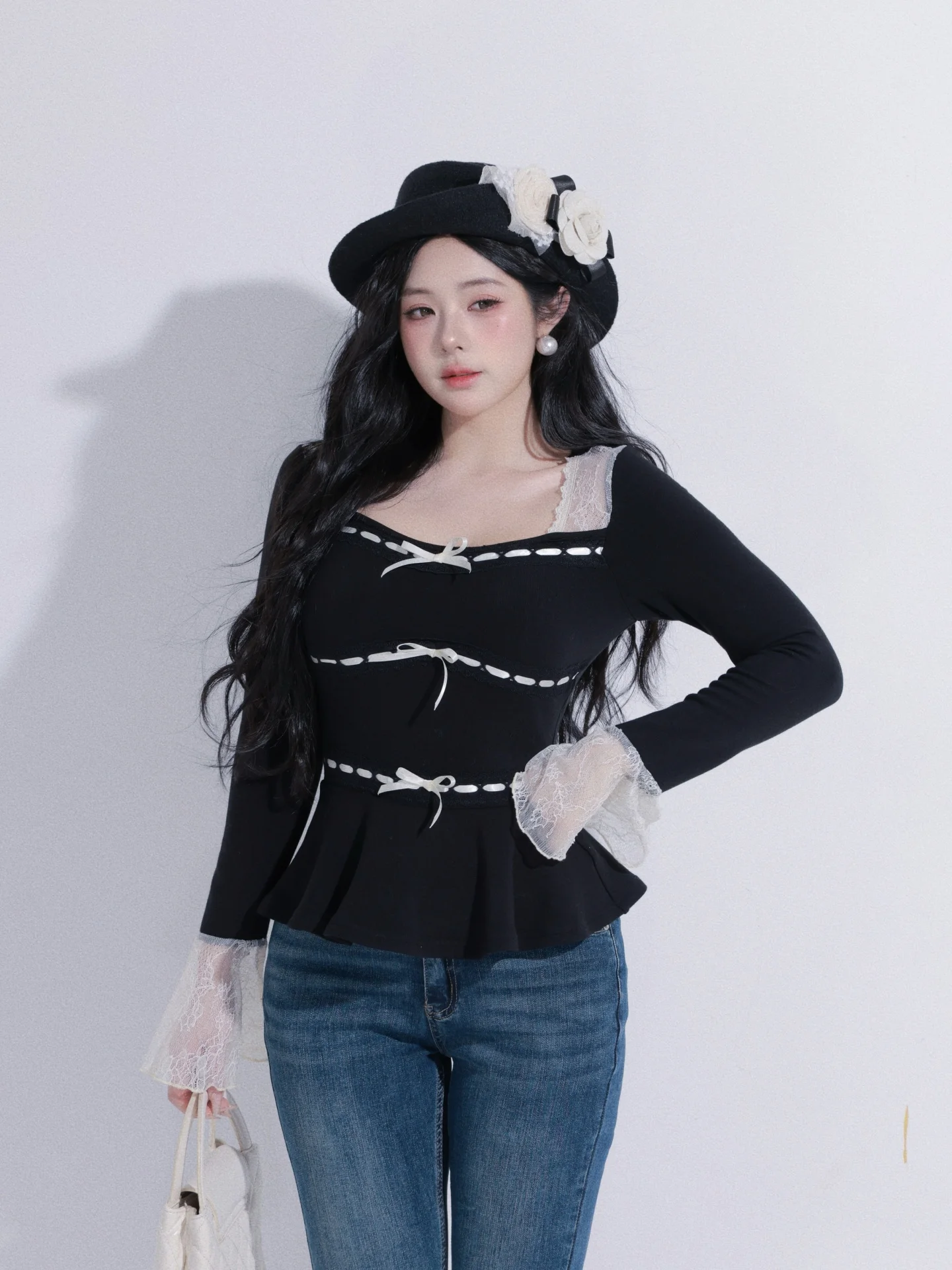 

Изящный трикотажный топ с кружевными вставками и длинными рукавами, черный, осенне-зимний, из смесового хлопка, комфортный, с V-образным вырезом, теплый, модный