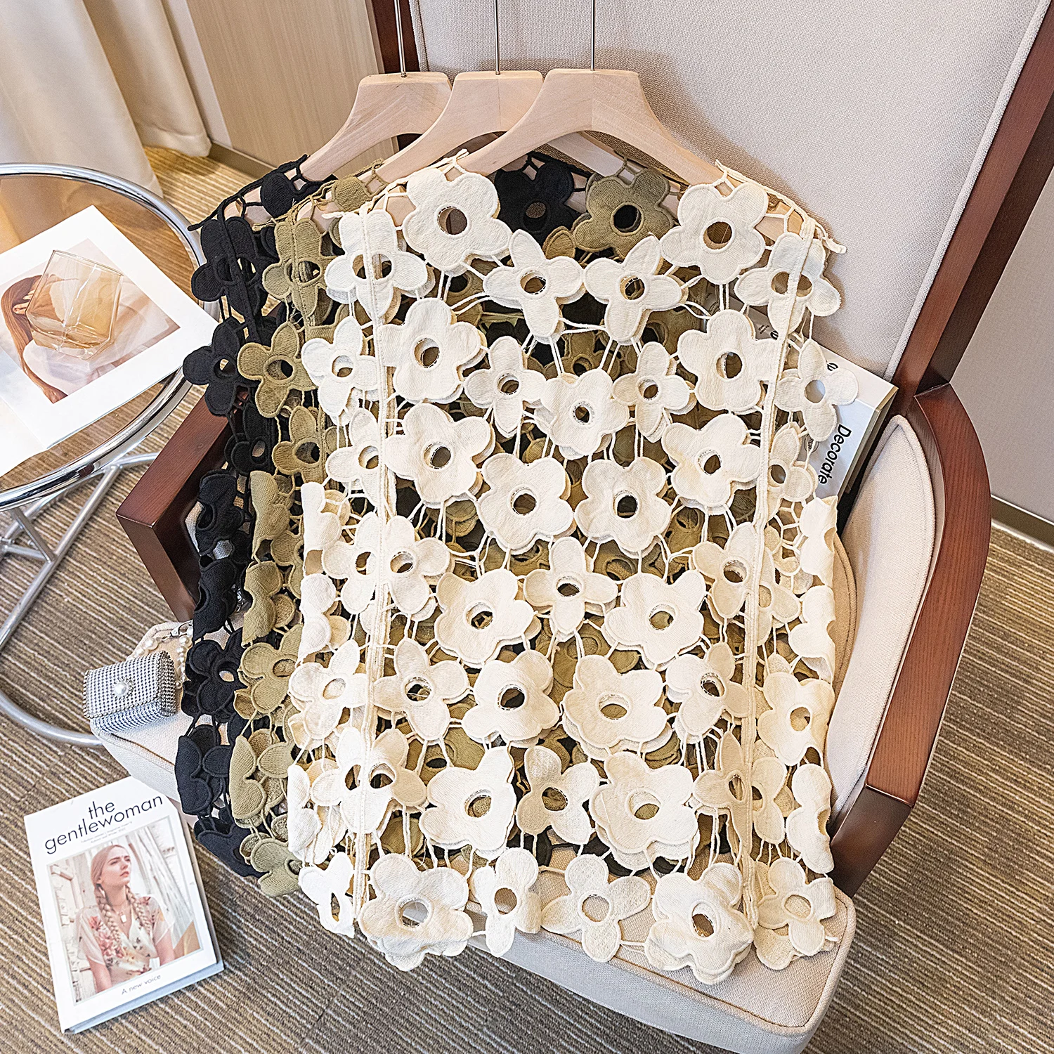 2024 Spring Women Pullovers Blouse New Korean Fashion Hollow out Flower Crochet Shirt Round Neck Sleeveless Tank Top