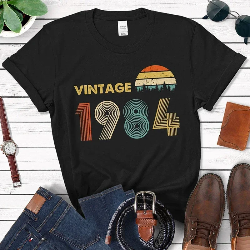 

2024 Dad Grandpa Mom Grandma Men Women 80s Retro Shirt Classic Tshirt Vintage 1984 T-Shirt 40th Birthday Gift Idea for 40 years