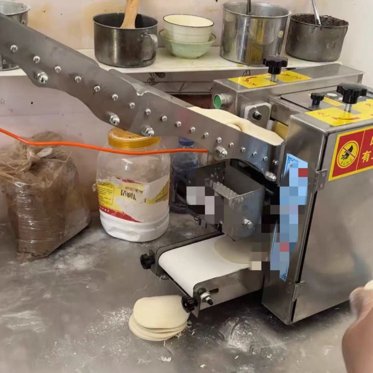 

Dumpling Machine Commercial Full-Automatic Wrapper Rolling Steamed Bun Wonton Skin Pressing