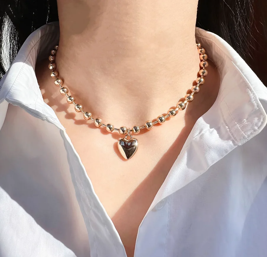 

Foreign trade jewelry niche fashion metal love pendant necklace women's fashion Pearl chain heart sweater chain